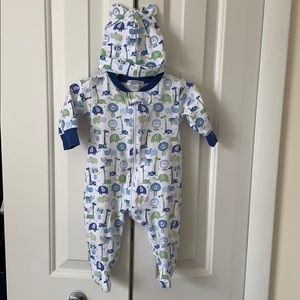 Kissy Kissy Footie with matching hat 0-3 mo